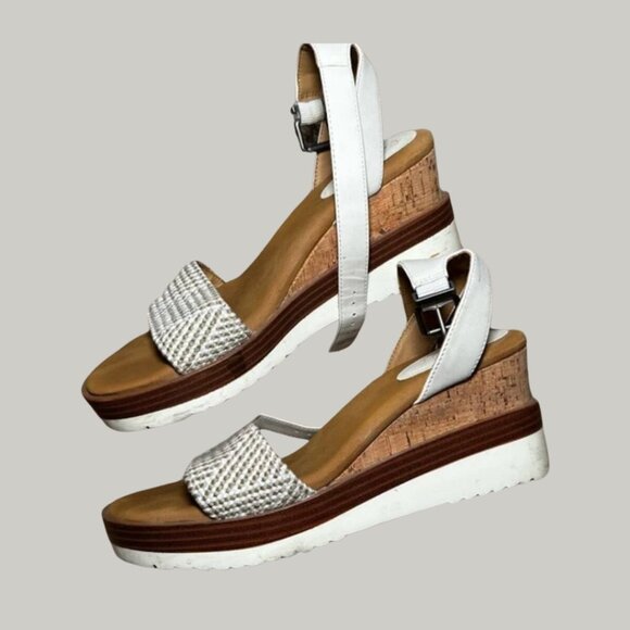 Crown Vintage White and Tan Espadrilles - Picture 1 of 5